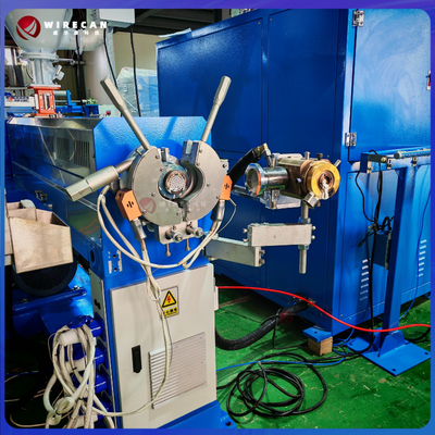 Línea de producción de cables de fibra FTTH para interiores.