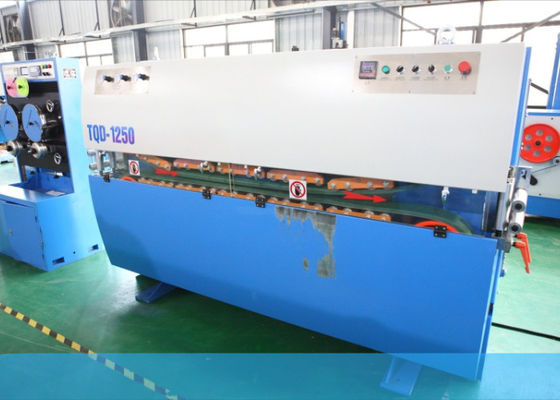 Dispositivo de tracción neumático para el cableado de fibra óptica exterior